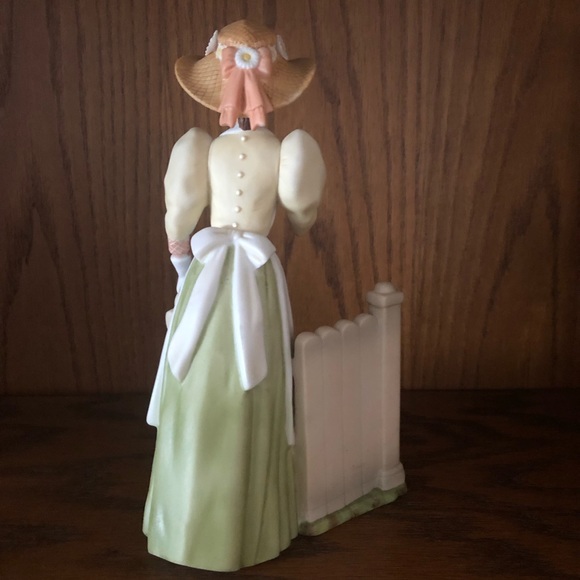 Avon Mrs. Albee Award 2008 - Picture 2 of 3